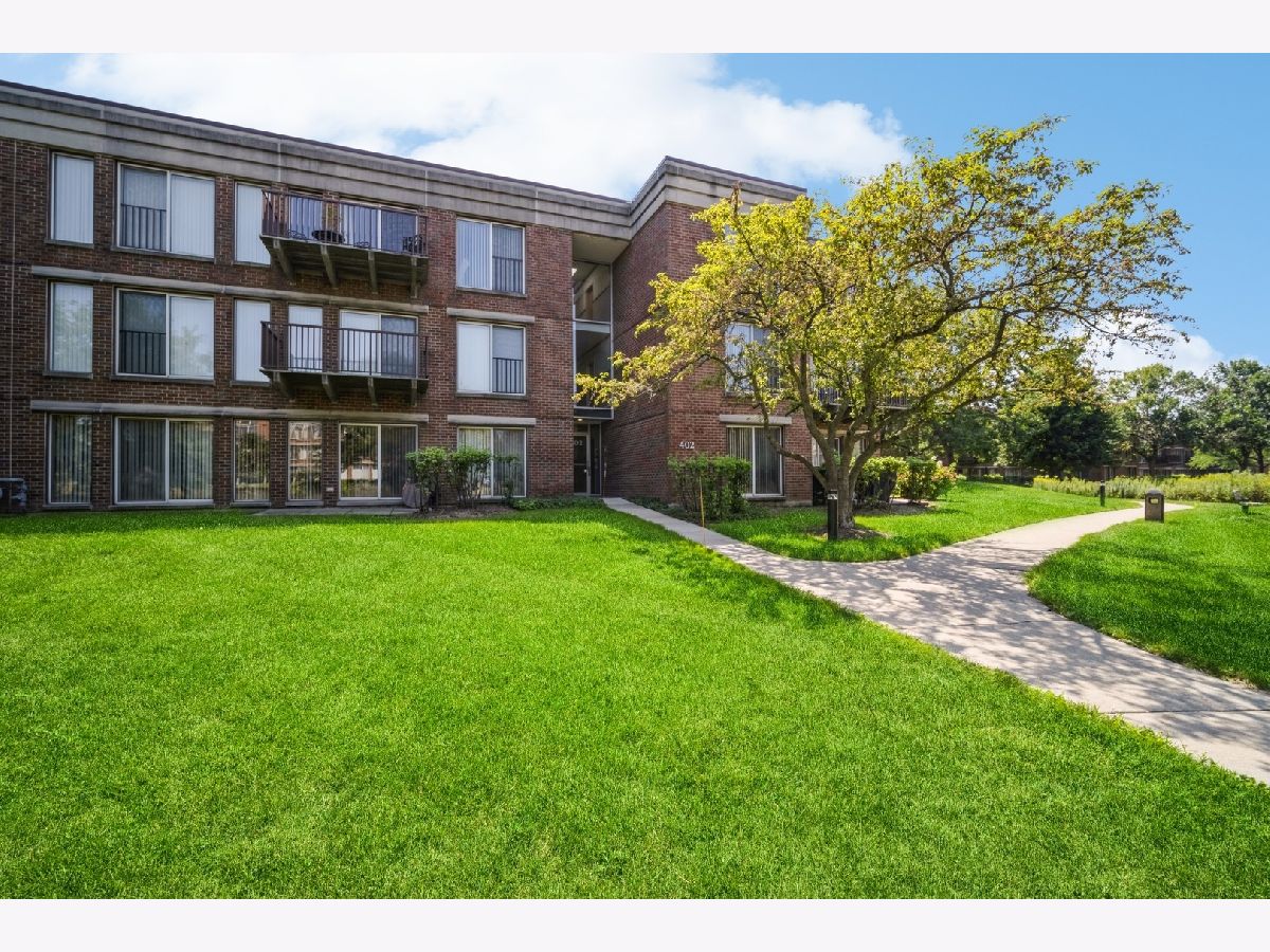 Condos & Townhomes & Homes Sold Coromandel Deerfield Illinois, 402 Kelburn