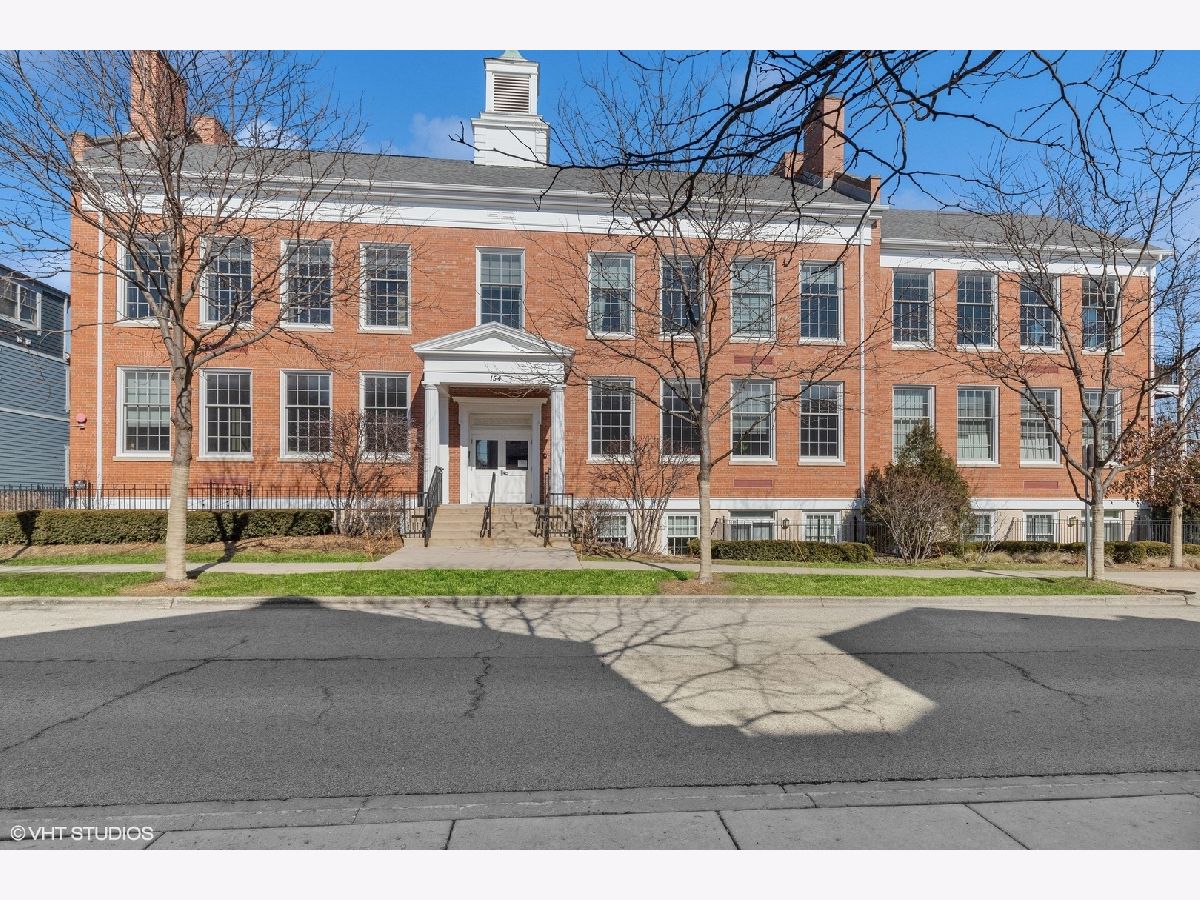 Homes & Townhomes Rented Heritage Libertyville Illinois, 154 School