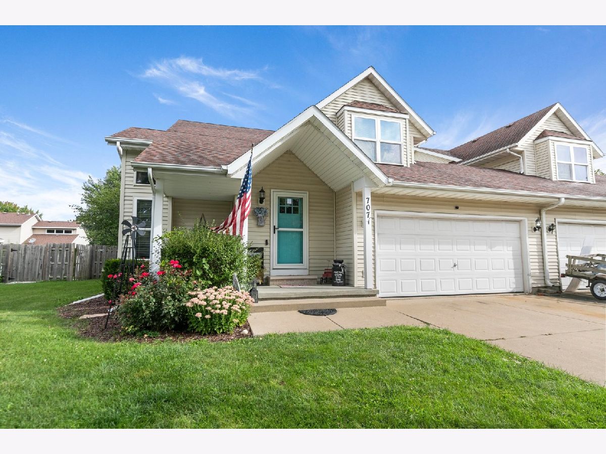 Homes & Condos & Townhomes Sold Willow Glen Genoa Illinois, 707 Redwood