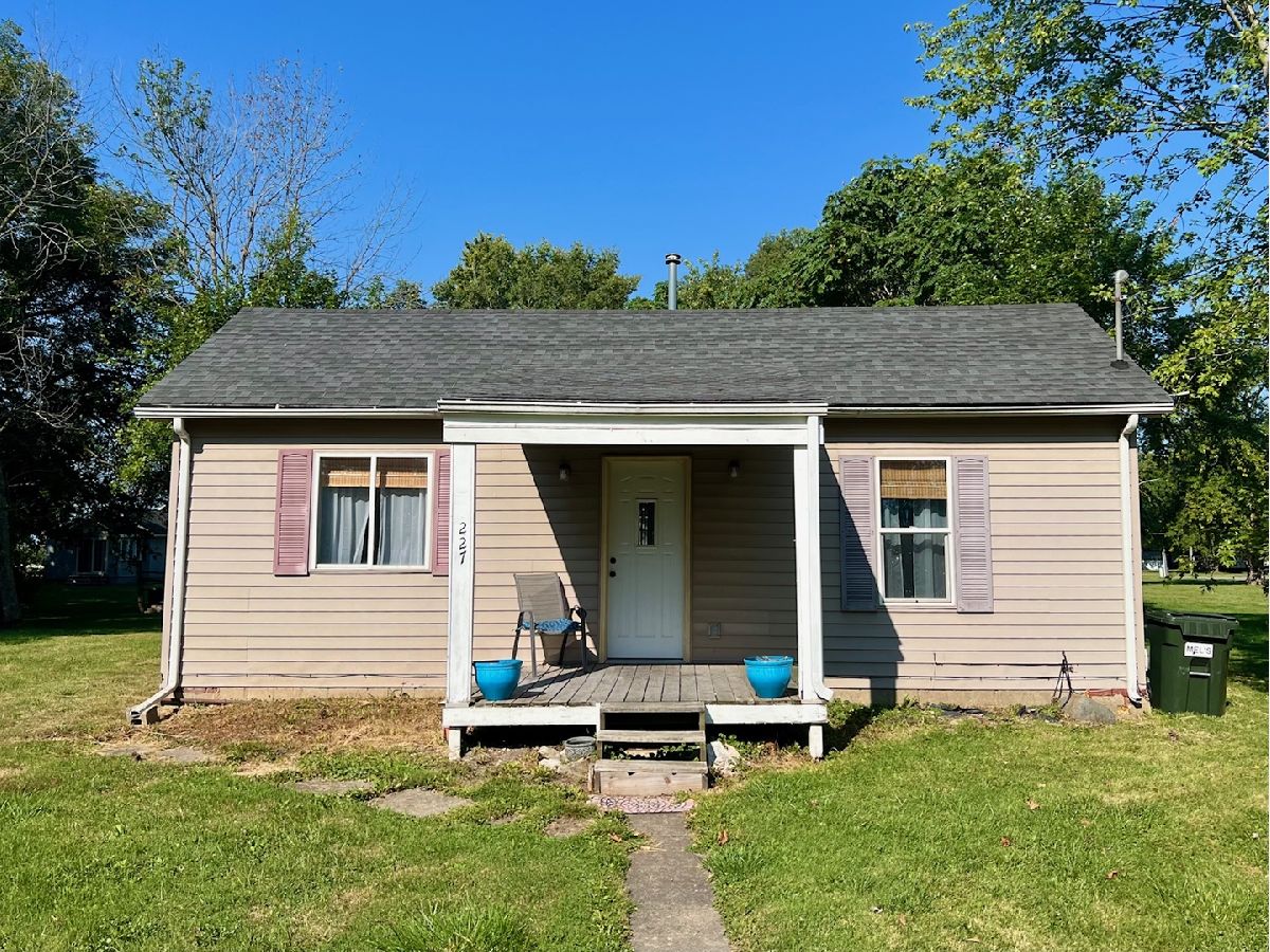  Sold Oakland Illinois, 227 Hazel