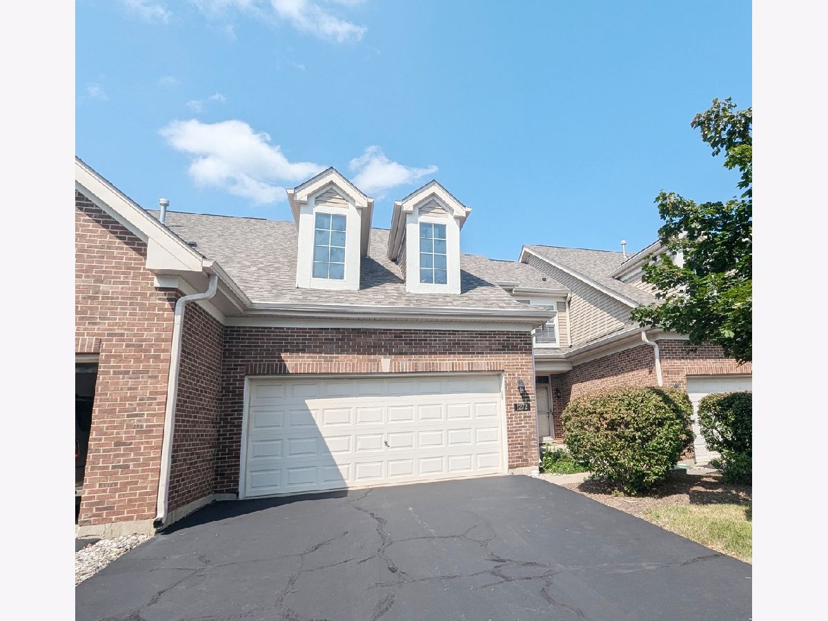 Townhomes Rented Savannah Crossing Aurora Illinois, 1272 Church