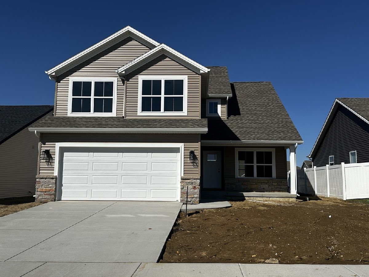 Homes & Condos & Townhomes For Sale Greystone Field Normal Illinois, 1710 Bluestone Drive
