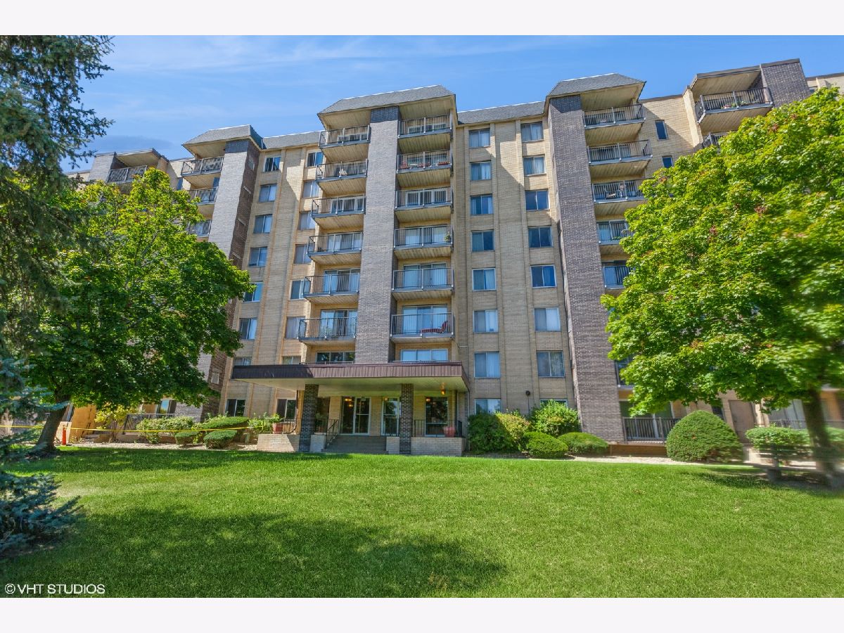 Condominiums Sold Terraces Downers Grove Illinois, 5400 Walnut