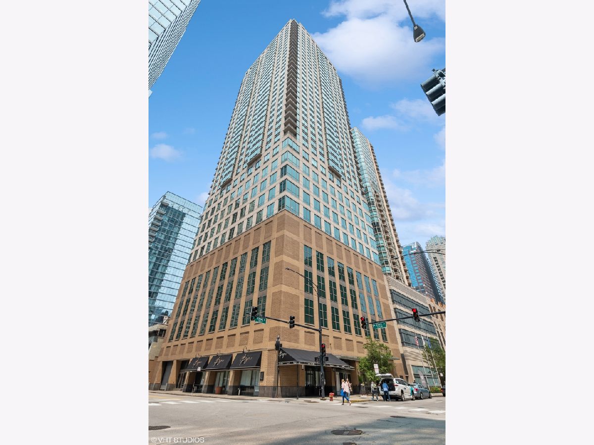Condominiums Sold 2 E Erie Condos Chicago Illinois, 2 Erie