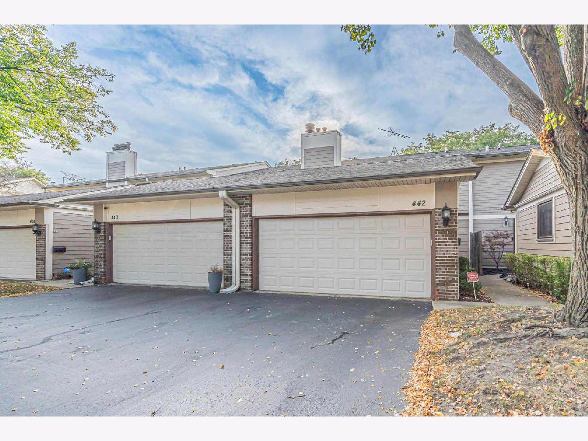 Townhomes Sold Park West Deerfield Illinois, 442 Swan