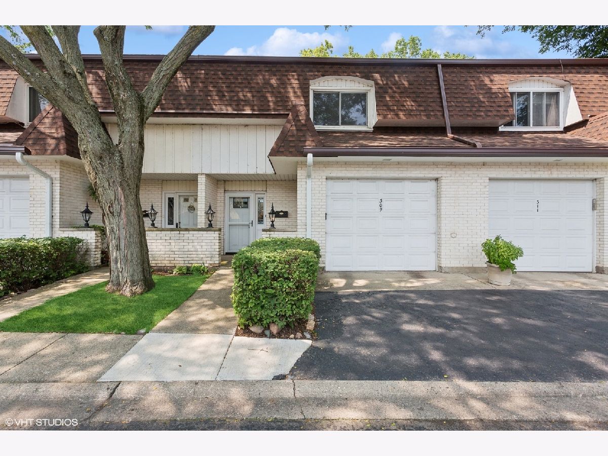 Townhomes & Homes Sold Pin Oak Wilmette Illinois, 309 Pin Oak