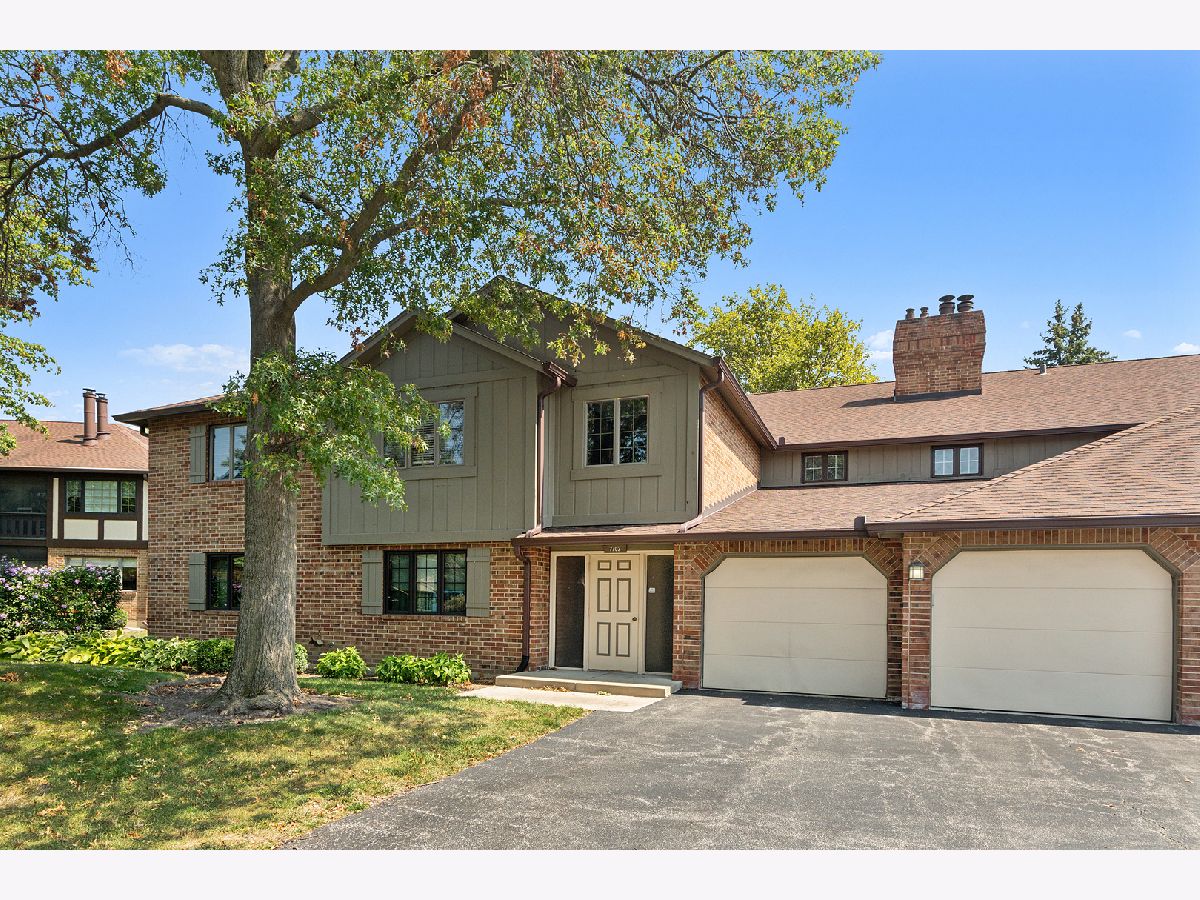 Condos & Townhomes Sold Oak Hills Palos Heights Illinois, 7702 Oak Ridge