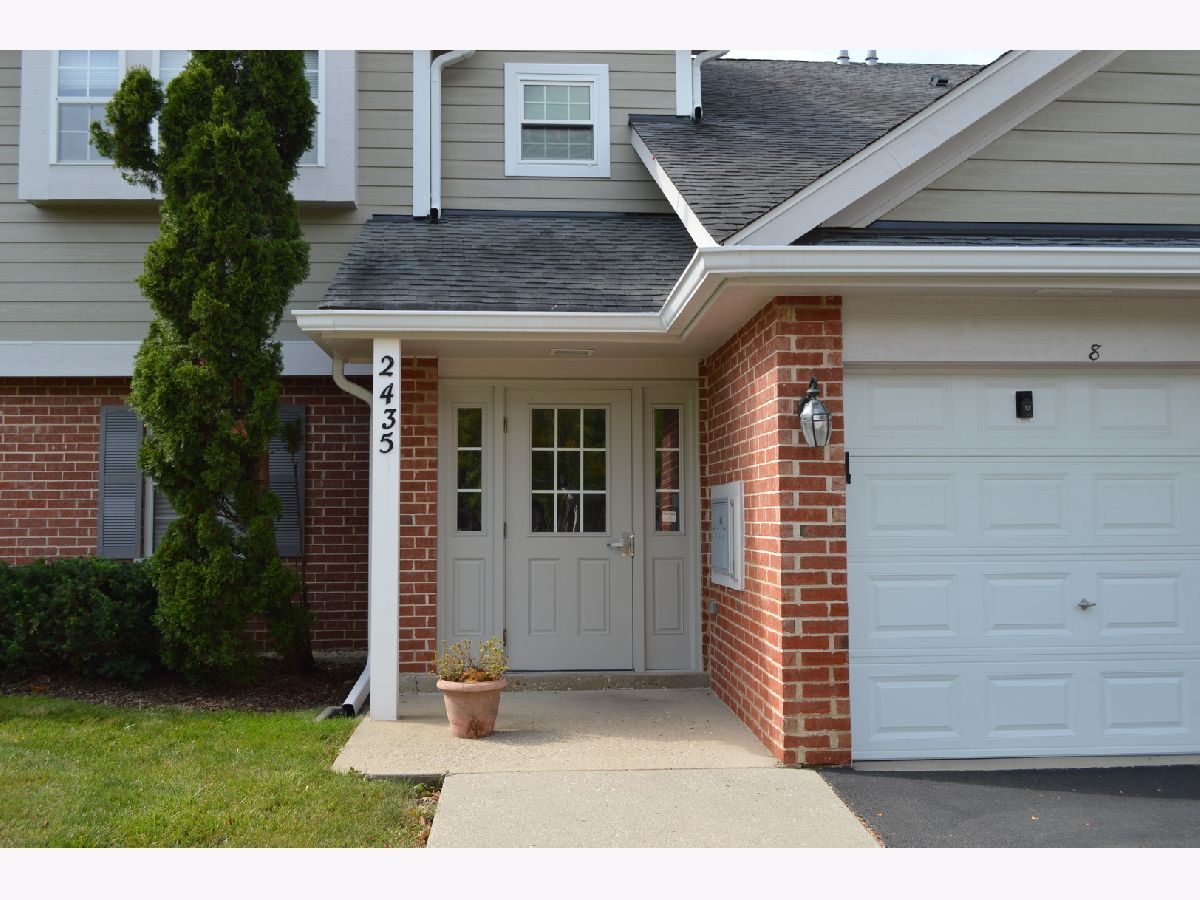 Condos & Townhomes Rented Heatherwood Estates Schaumburg Illinois, 2435 Raleigh