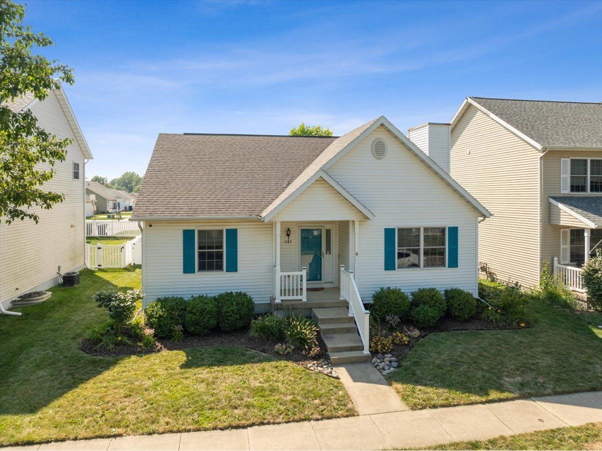 Homes & Condos & Townhomes Sold Savannah Green Normal Illinois, 1107 Ogelthorpe