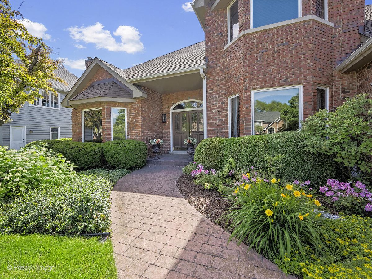 Homes Sold Carriage Hill Darien Illinois, 8821 Royal Swan