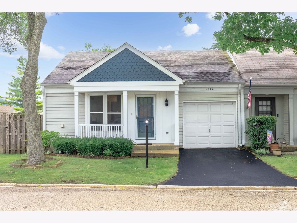 Townhomes Sold Cherrybrook Village Palatine Illinois, 1527 Gatewood