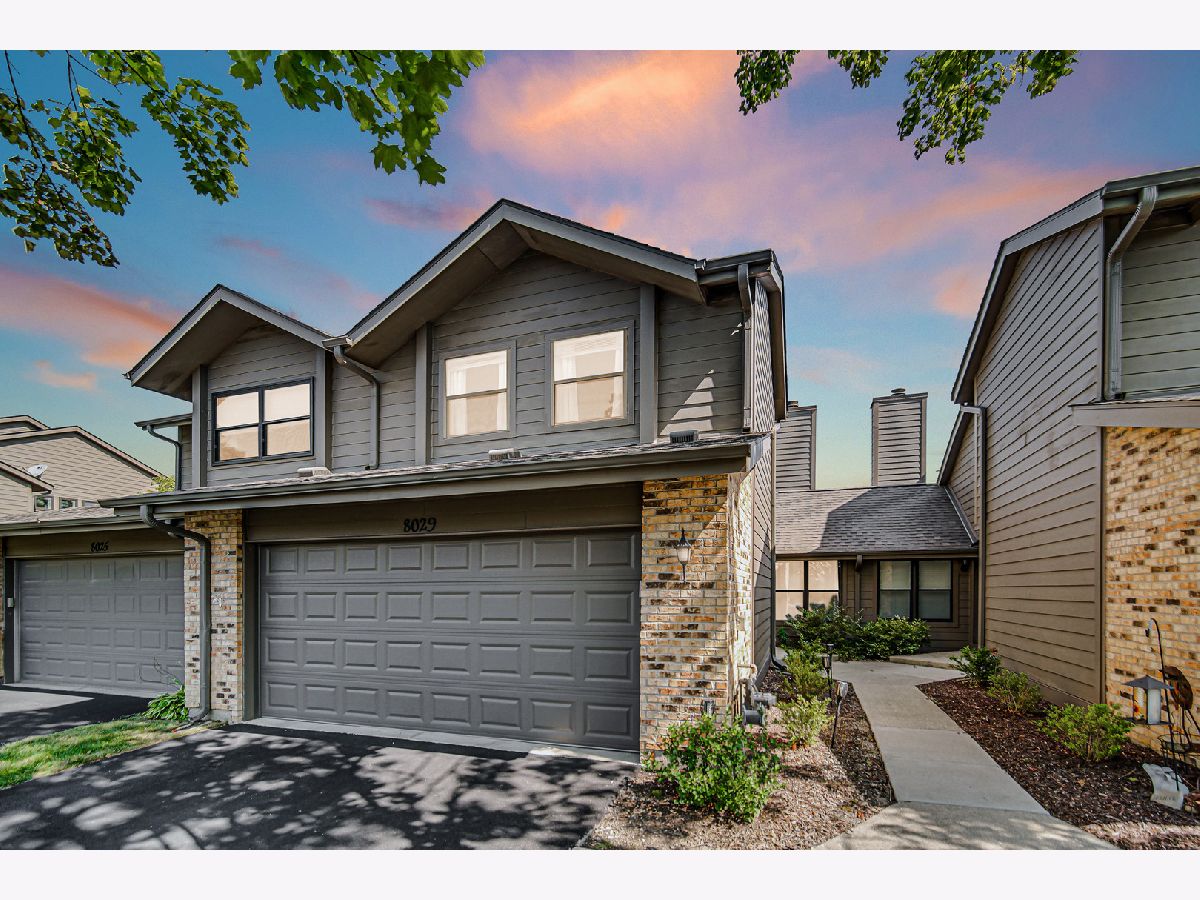 Townhomes & Homes Sold Sawmill Creek Darien Illinois, 8029 Wildwood
