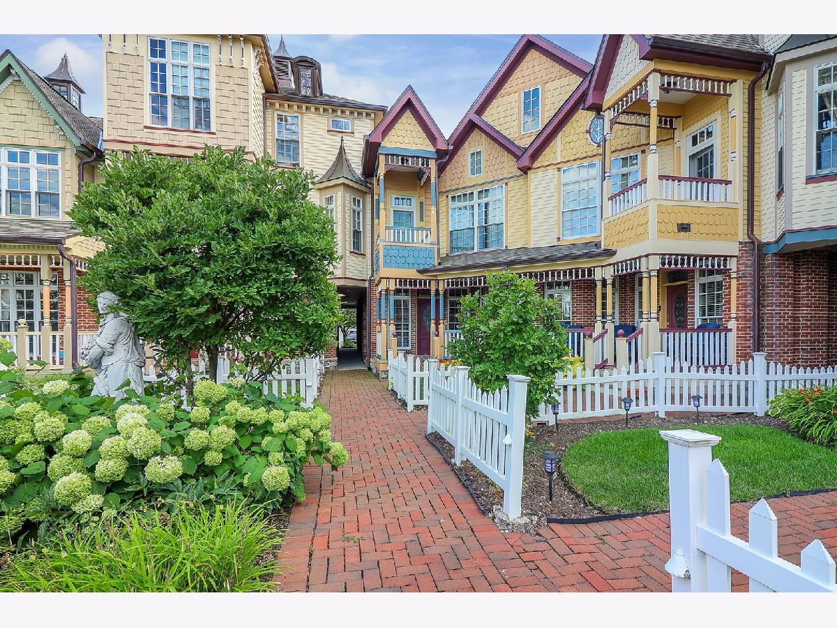 Townhomes & Condos Sold English Rows Naperville Illinois, 4171 Royal Mews