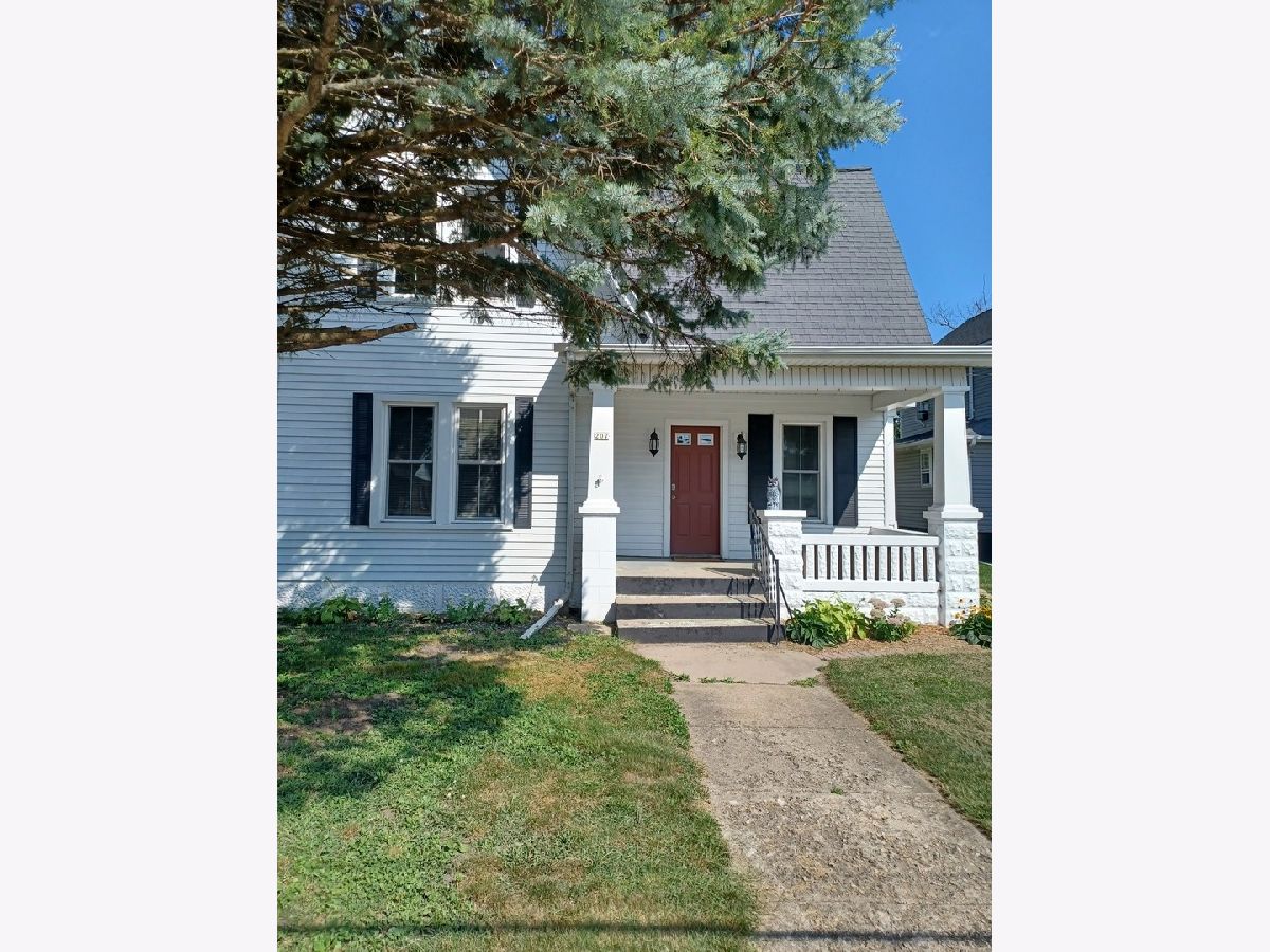  Sold Wyanet Illinois, 207 Locust