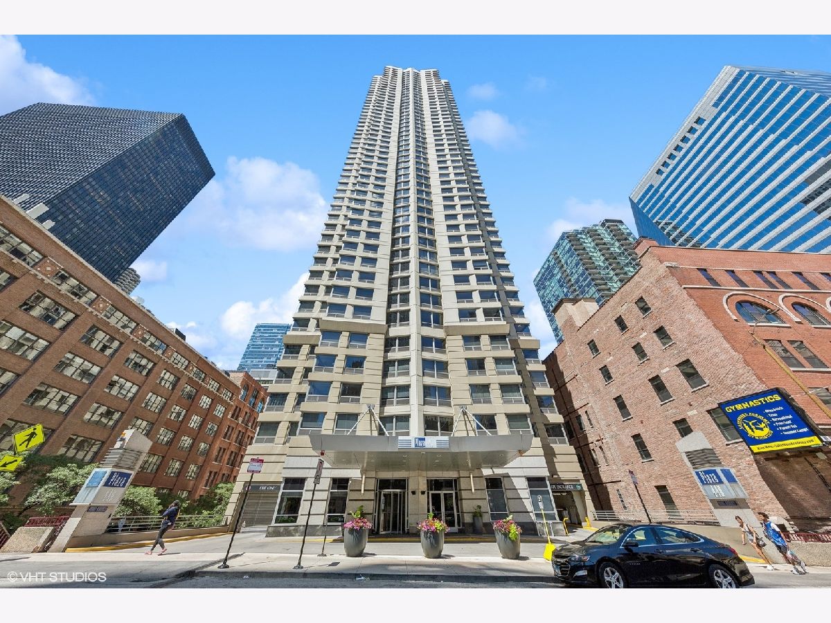 Condominiums Rented Plaza 440 Private Residences Chicago Illinois, 440 Wabash