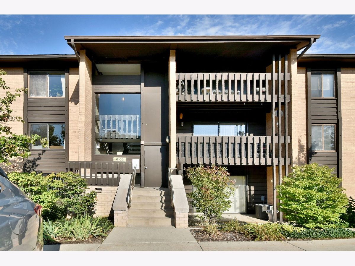 Condominiums Sold The Knolls Willowbrook Illinois, 6102 Knoll Valley