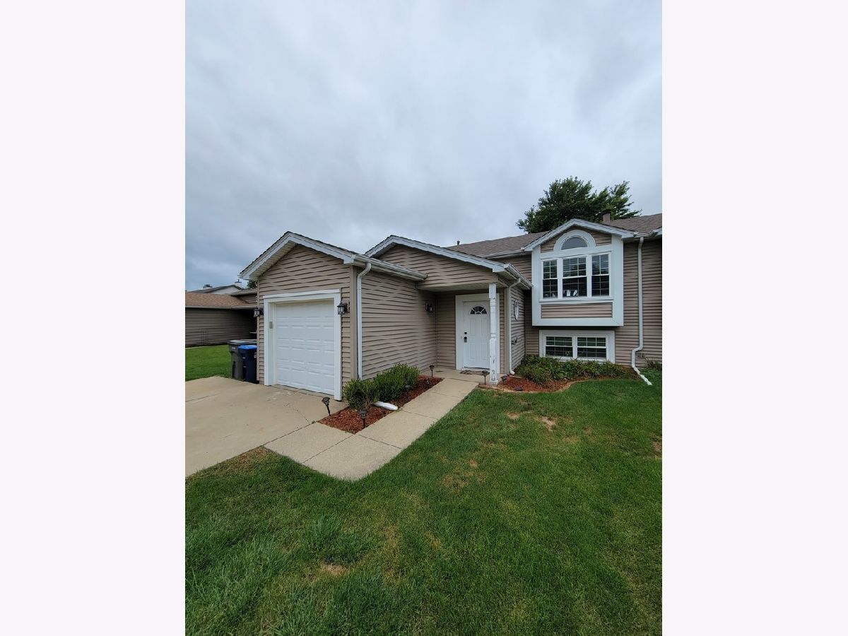  Rented Sugar Grove Illinois, 203 Meadows