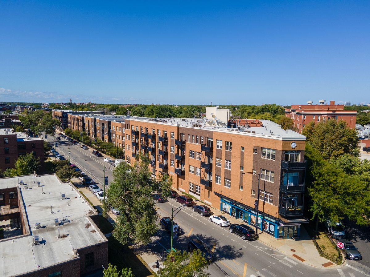 Condominiums Sold Welbourn Row Chicago Illinois, 2915 Clybourn
