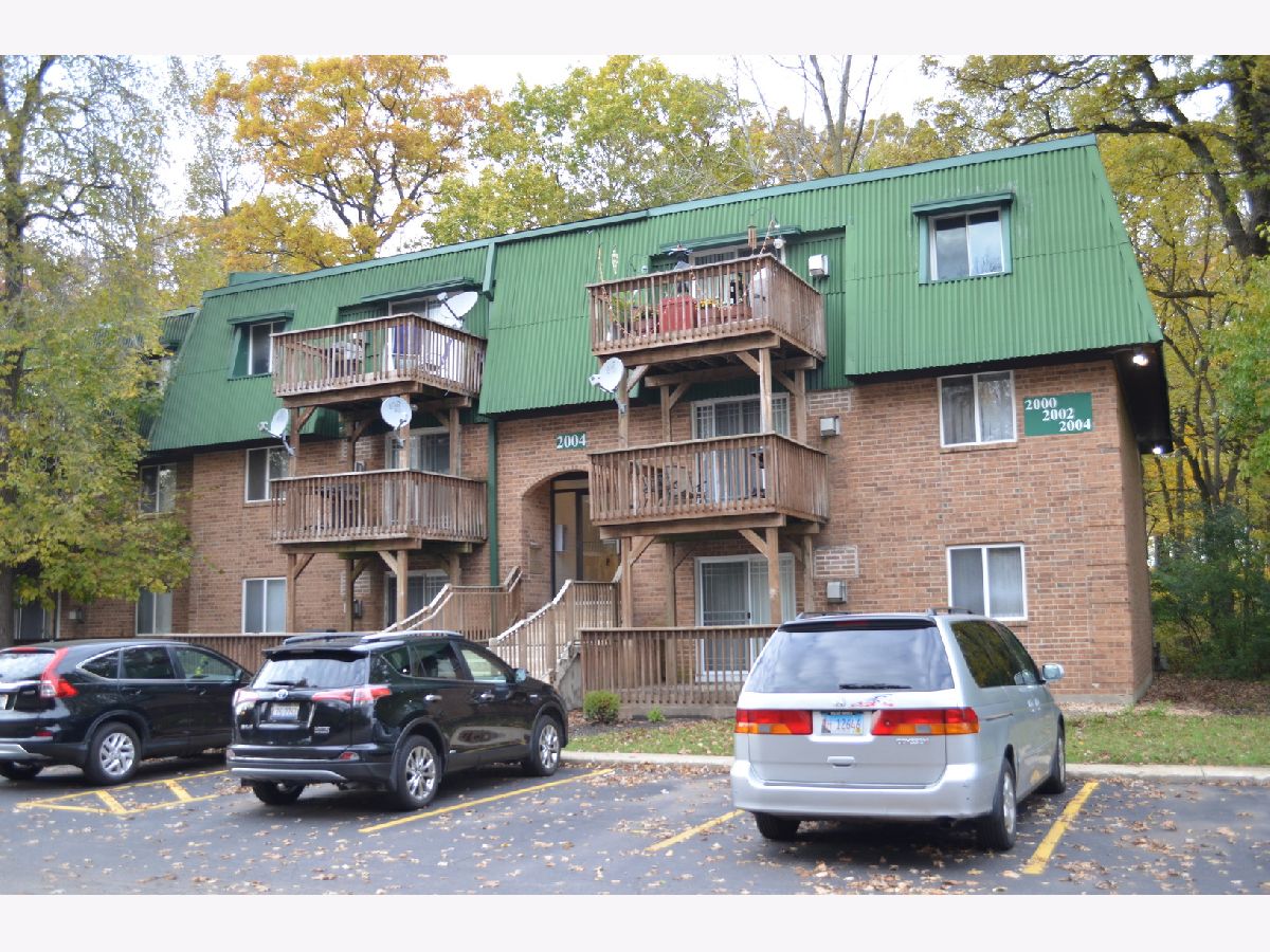 Condominiums Sold Walden Woods Aurora Illinois, 2004 Tall Oaks