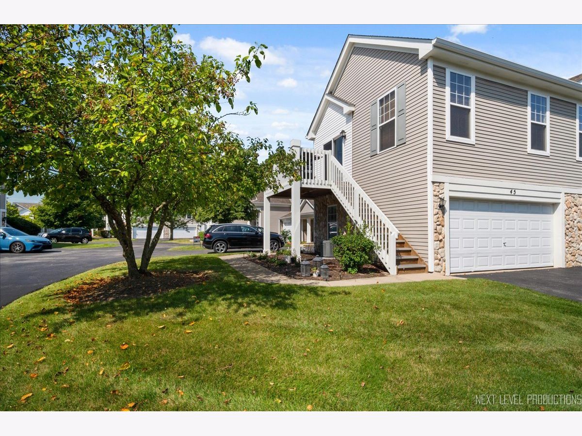 Homes & Townhomes & Condos Rented Chesterfield North Aurora Illinois, 45 Johnson
