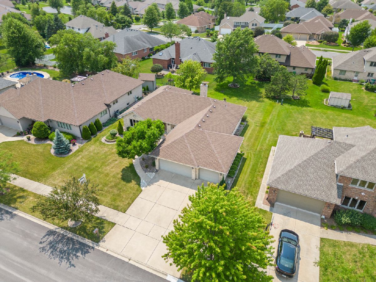 Townhomes & Condos & Homes Sold Eagle Ridge Ii Orland Park Illinois, 17630 Olivia