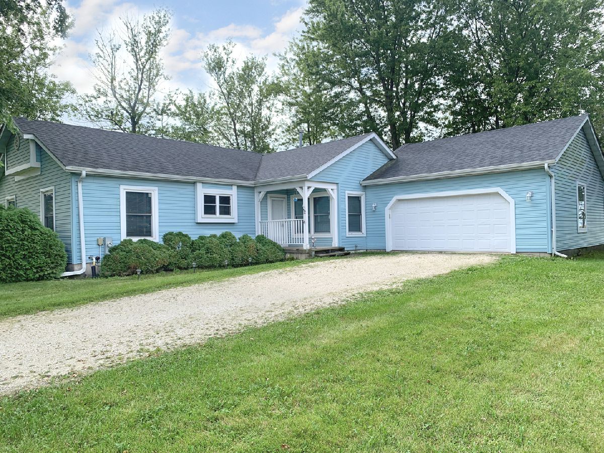  Rented Hinckley Illinois, 11285 Howison