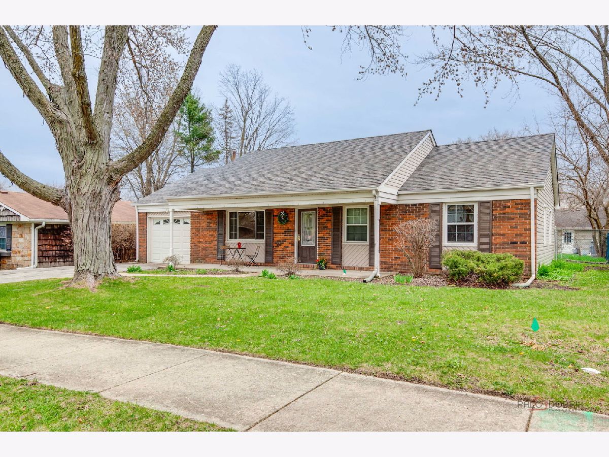 Homes Sold Strathmore Buffalo Grove Illinois, 899 Bernard