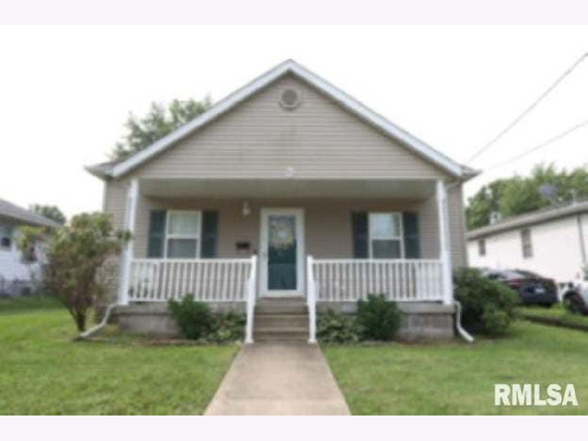  Sold Taylorville Illinois, 916 Elm