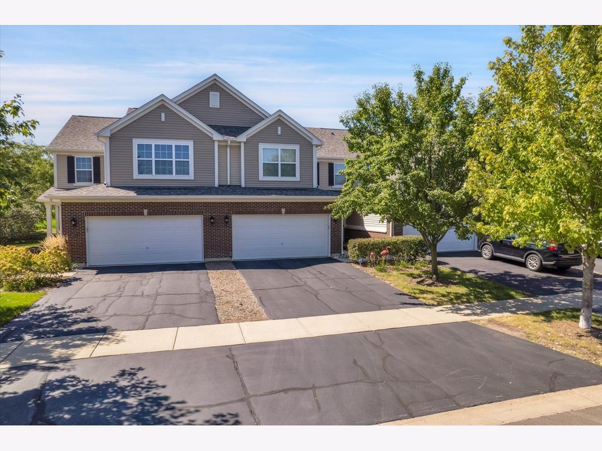 Townhomes Sold Savannah Crossing Aurora Illinois, 2876 Church