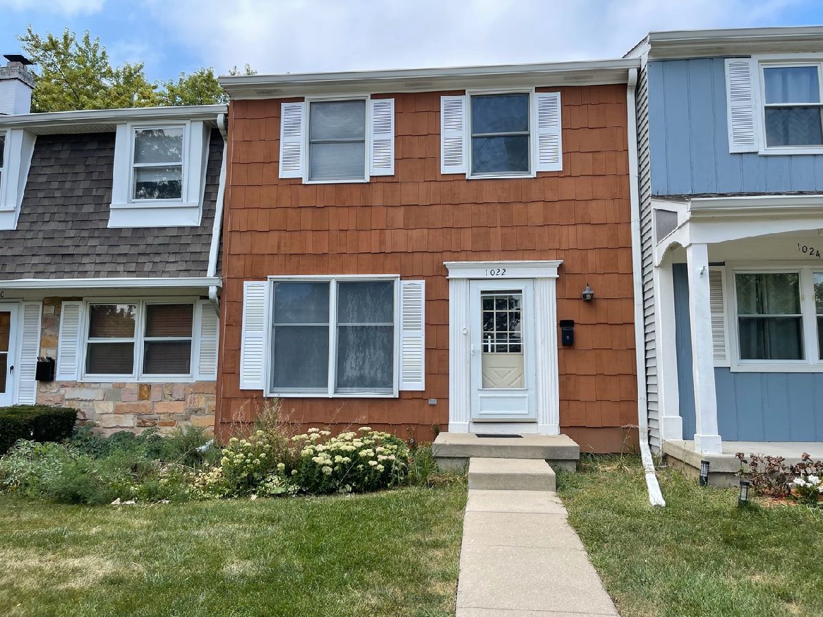Townhomes & Condos Rented Sheffield Towne Schaumburg Illinois, 1022 Denham