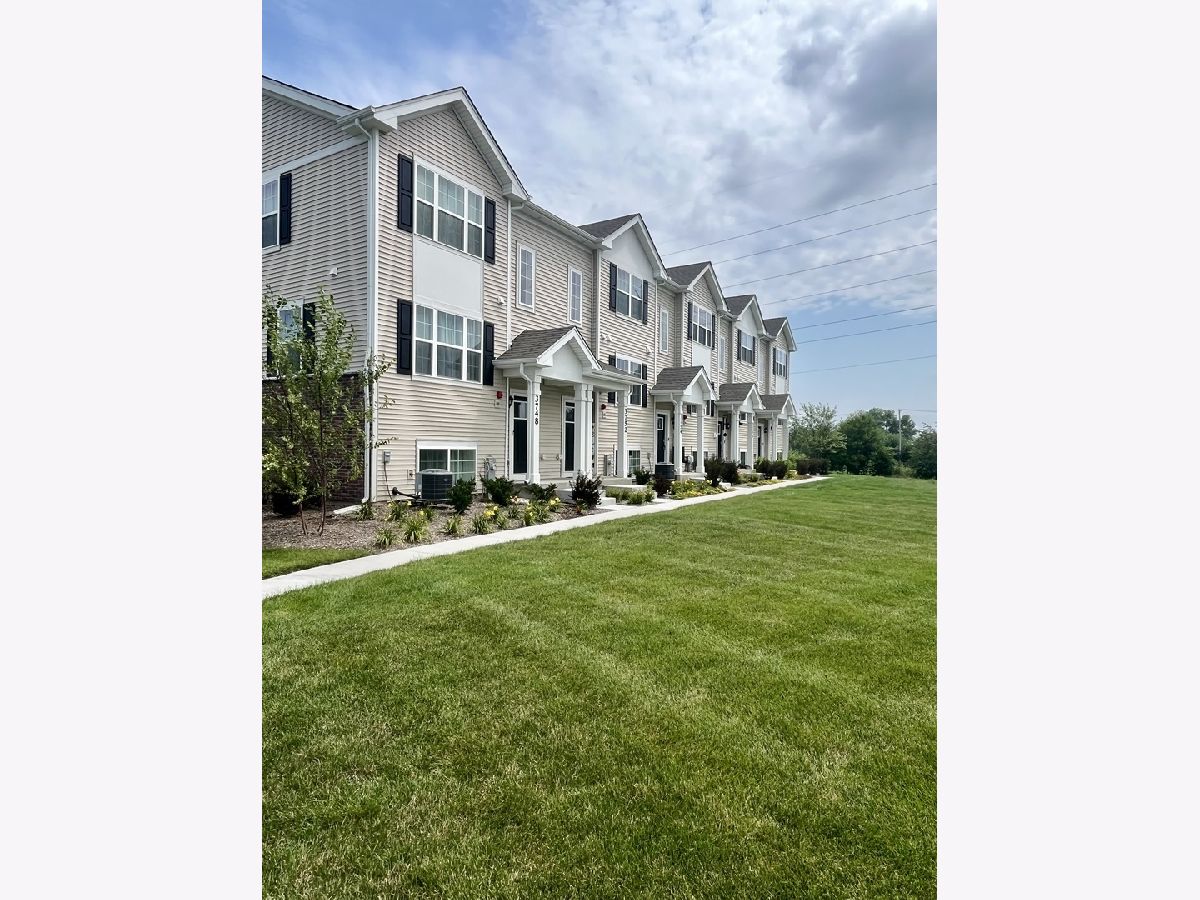 Homes & Townhomes Rented Grande Reserve Yorkville Illinois, 3754 Bissel