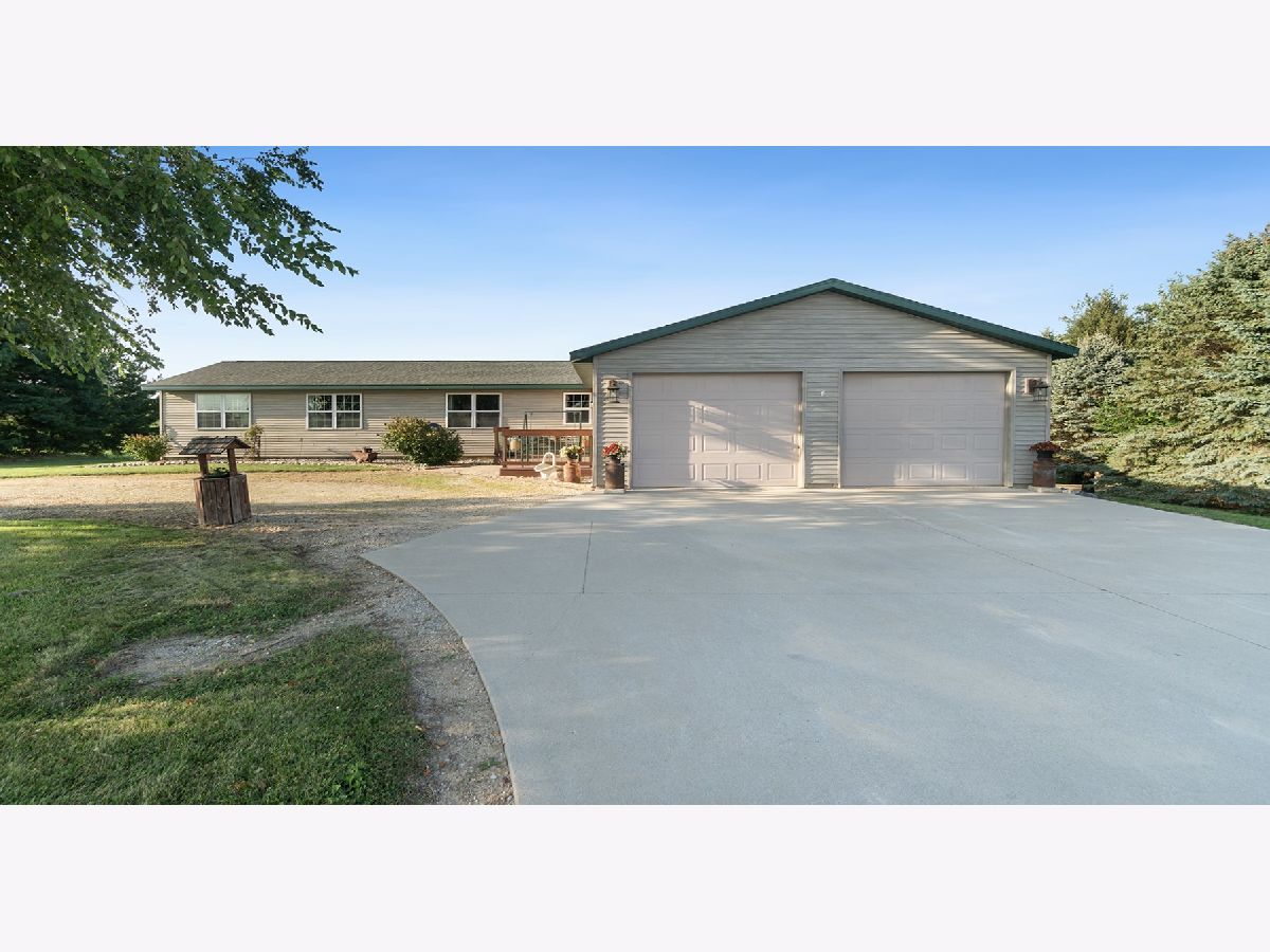  Sold Chadwick Illinois, 20532 Pilgrim