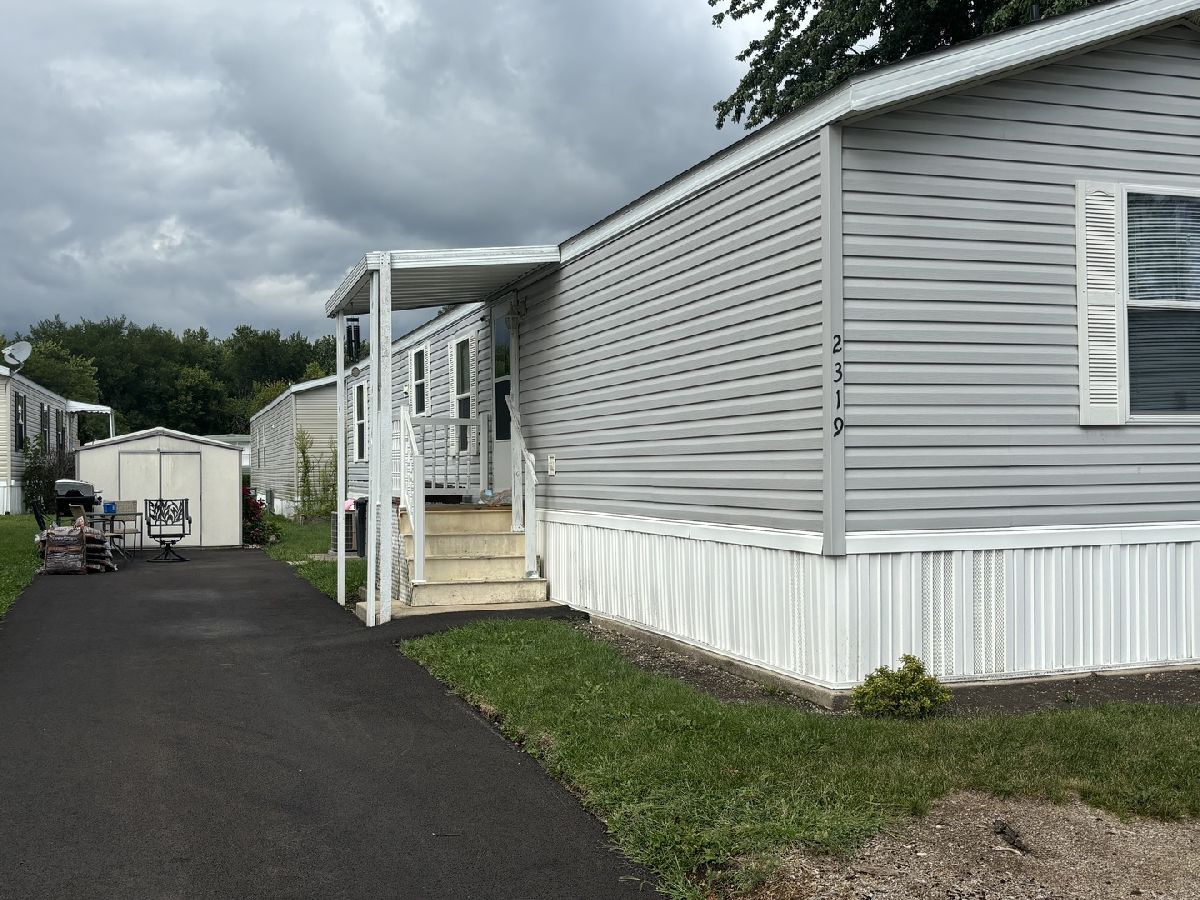 Subdivision Sold Edgebrook Mobile Home Park Sycamore Illinois, 2319 Hickory