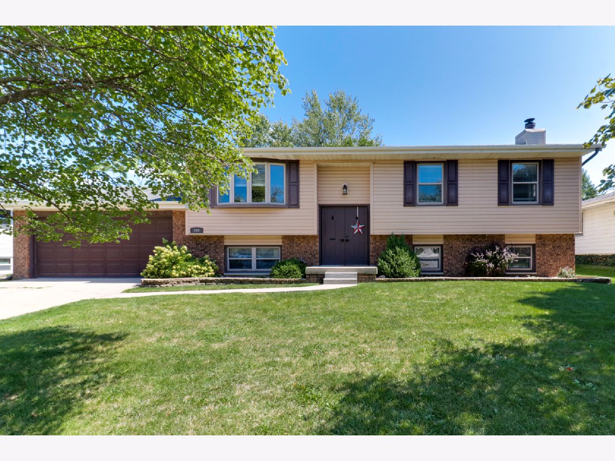 Homes & Condos & Townhomes Sold University Park Normal Illinois, 306 Felmley