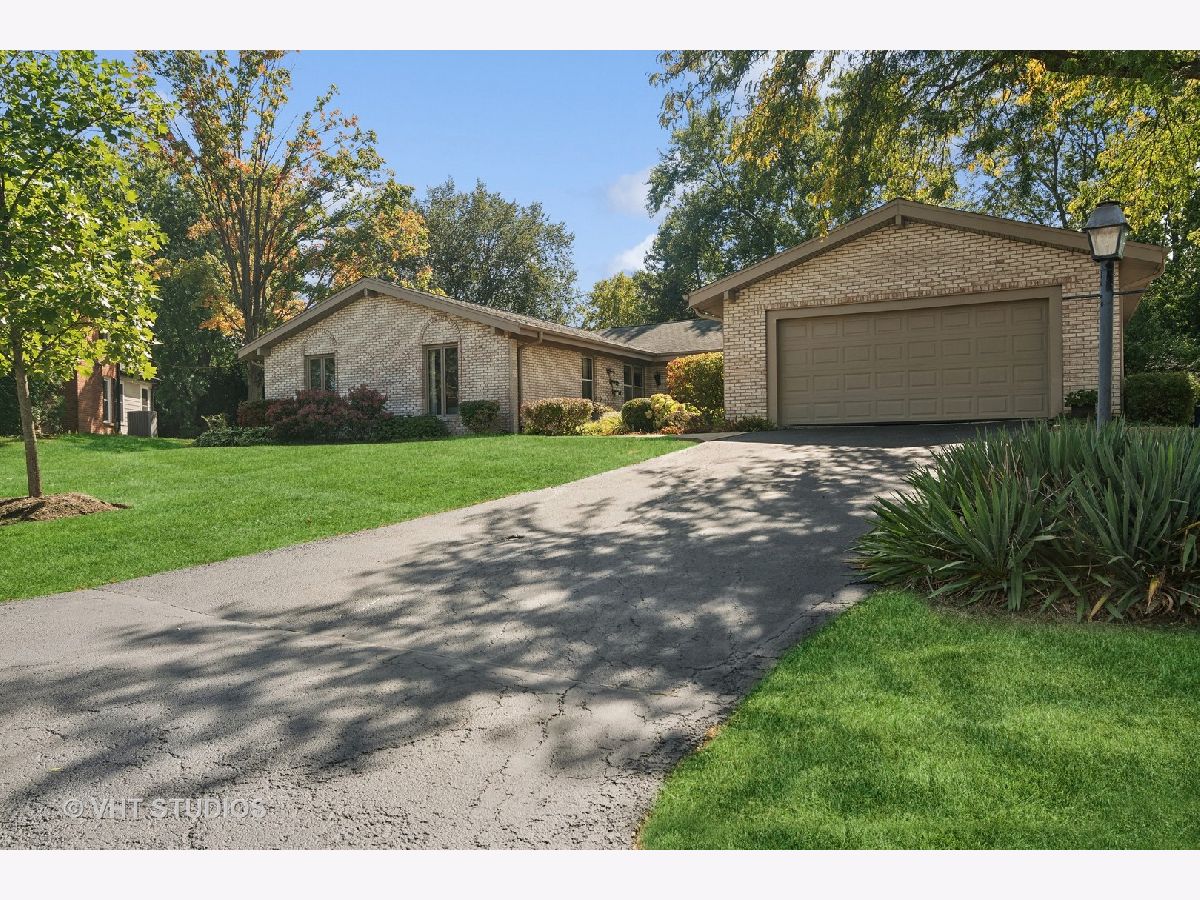 Homes Sold Fox Point Barrington Illinois, 1181 Oak Ridge
