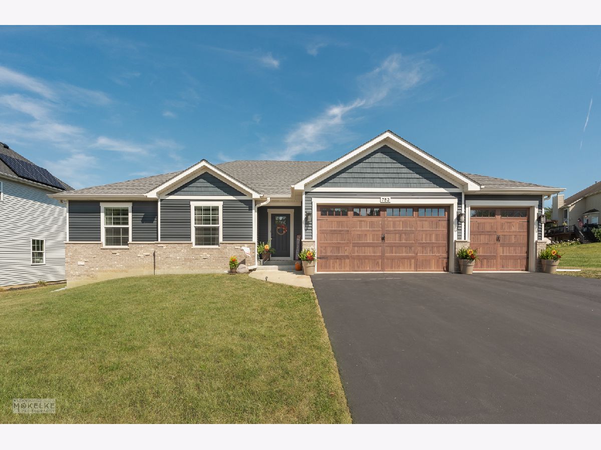 Homes & Townhomes Sold Country Hills Yorkville Illinois, 752 Greenfield Turn