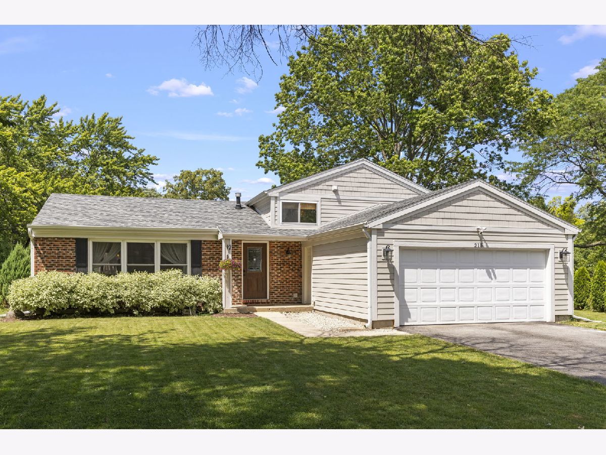 Homes & Condos & Townhomes Rented Old Farm Naperville Illinois, 215 Longridge