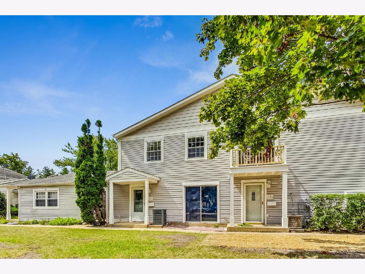 Townhomes & Condos Sold Cedar Run Wheeling Illinois, 1321 Wye