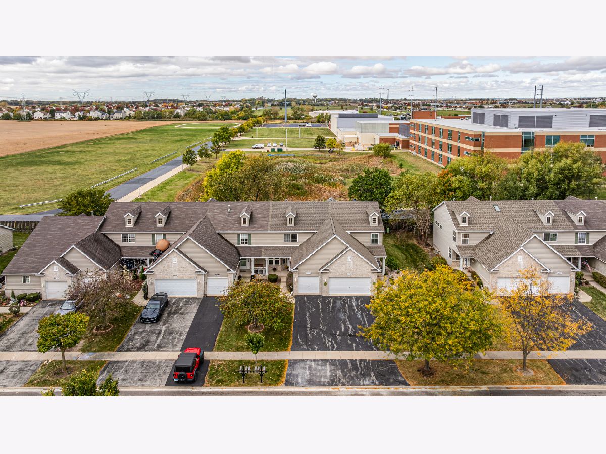 Homes & Townhomes Sold Hunters Crossing Channahon Illinois, 25718 Bridle Path