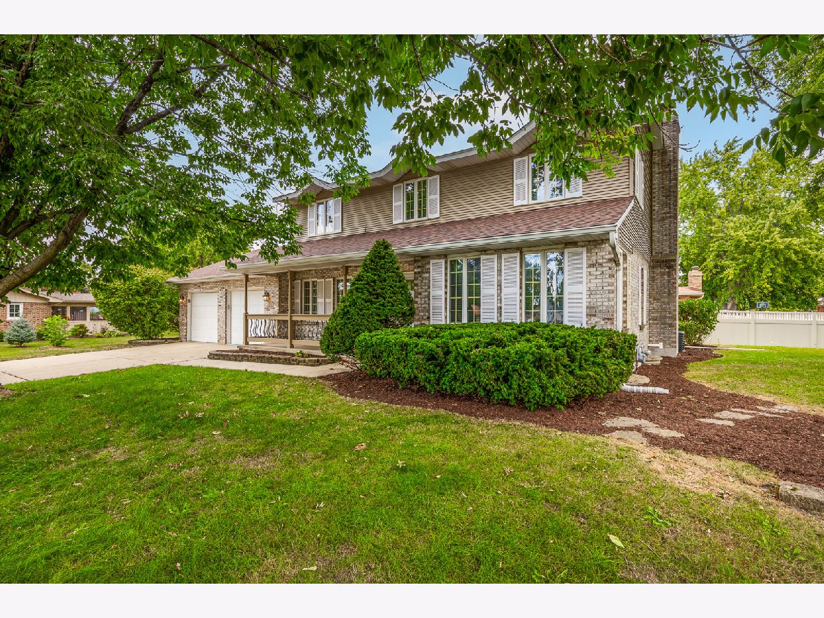 Homes Sold Aero Haven New Lenox Illinois, 805 Grumman