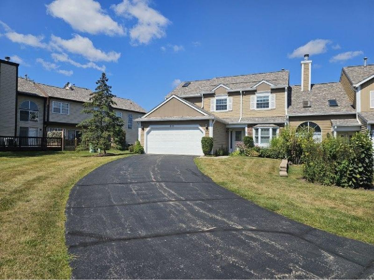 Townhomes & Homes Sold Surrey Woods Streamwood Illinois, 343 Ascot