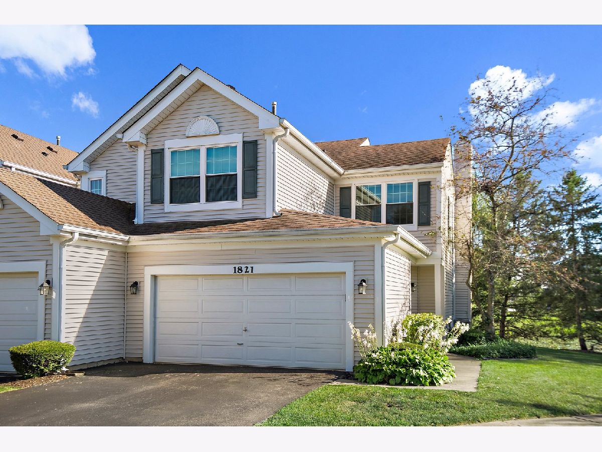 Townhomes & Condos Sold Tanglewood St Charles Illinois, 1821 Moore