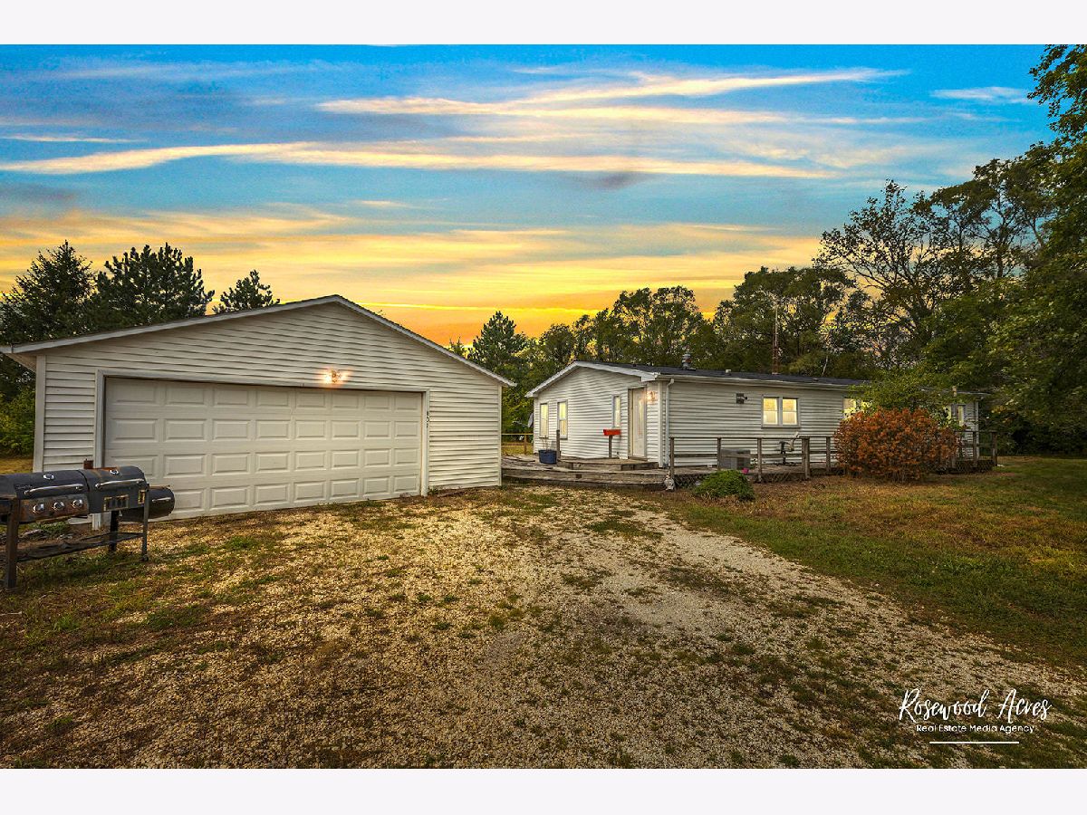  Sold Essex Illinois, 401 East