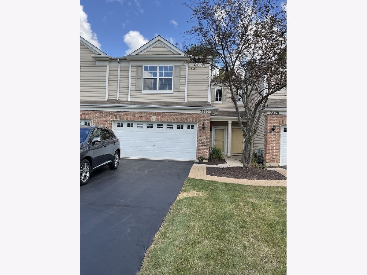 Townhomes & Homes Sold Evergreen Park Mchenry Illinois, 2510 Evergreen