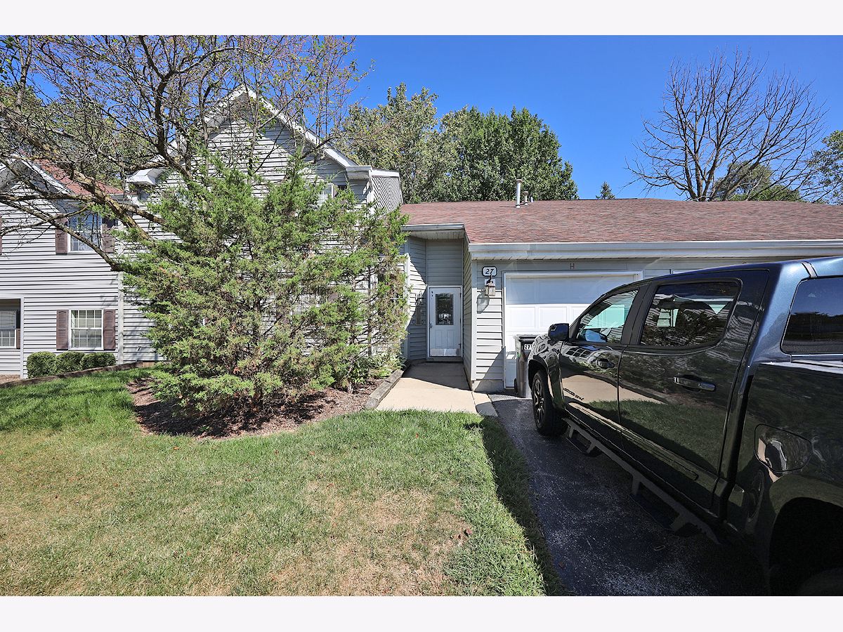 Condos & Townhomes Rented Victorian Park Streamwood Illinois, 27 Victoria