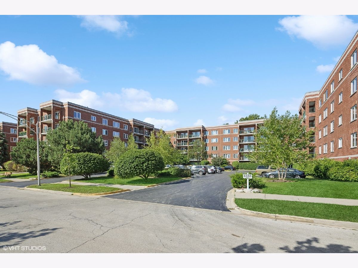 Condominiums & Homes Sold Rivers Edge Chicago Illinois, 5340 Lowell