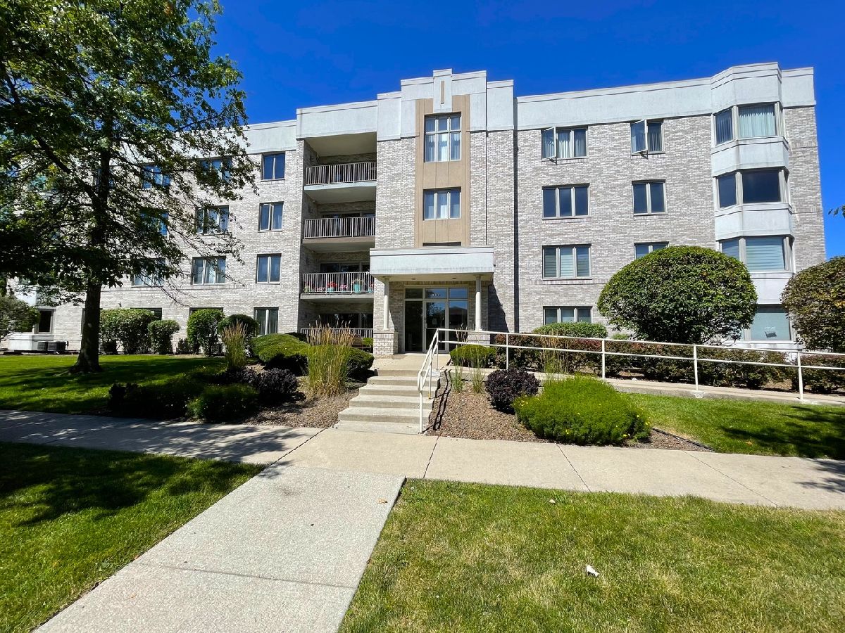 Condominiums Sold Eagle Ridge Condominiums Oak Lawn Illinois, 10720 Washington