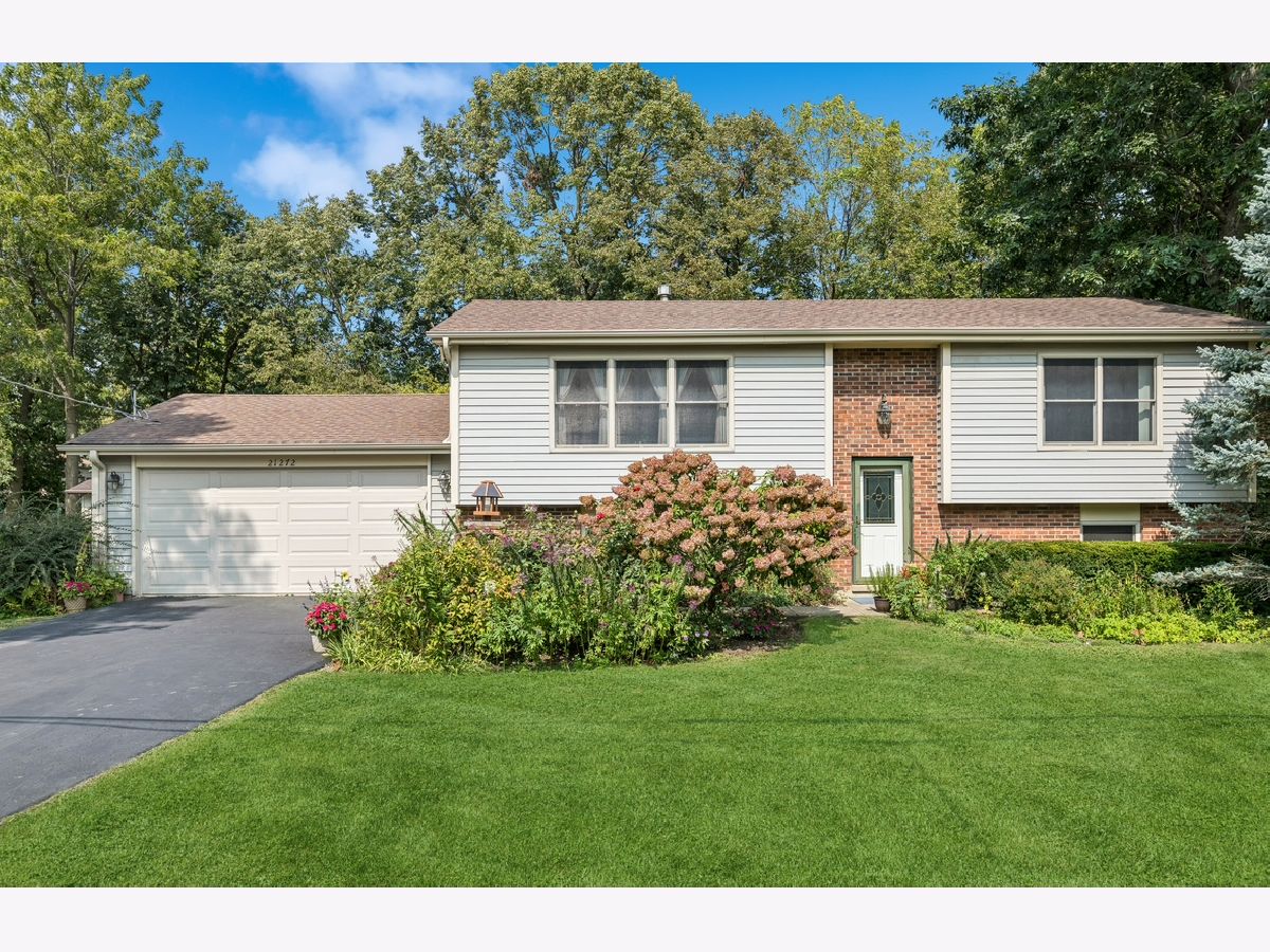 Homes Sold Forest Lake Lake Zurich Illinois, 21272 Burr Oak