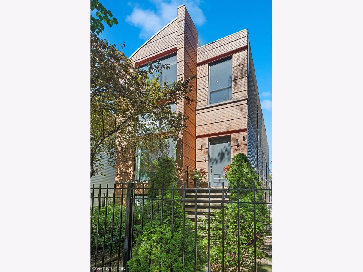 Condos & Townhomes & Homes Sold Ukrainian Village Chicago Illinois, 2110 Superior