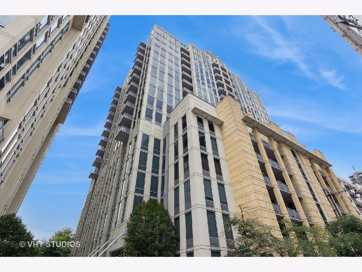 Condominiums Sold Two River Place Chicago Illinois, 720 Larrabee
